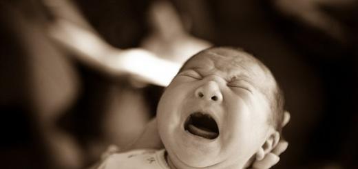 Защо новороденото плаче